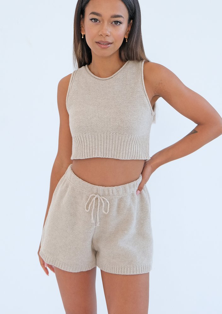 Yrsa - beige knitted shorts