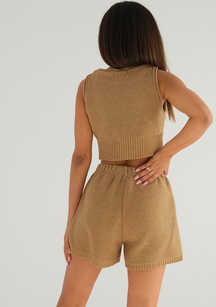 Yrsa - Lime camel knitted shorts