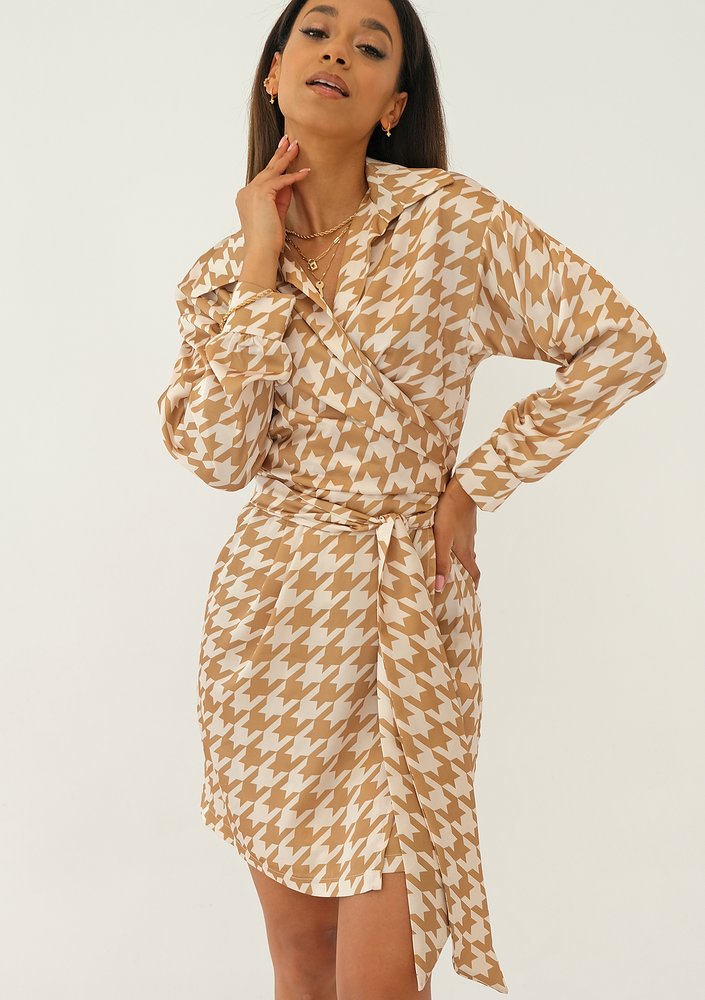 Suzie - Beige cheerful checked dress