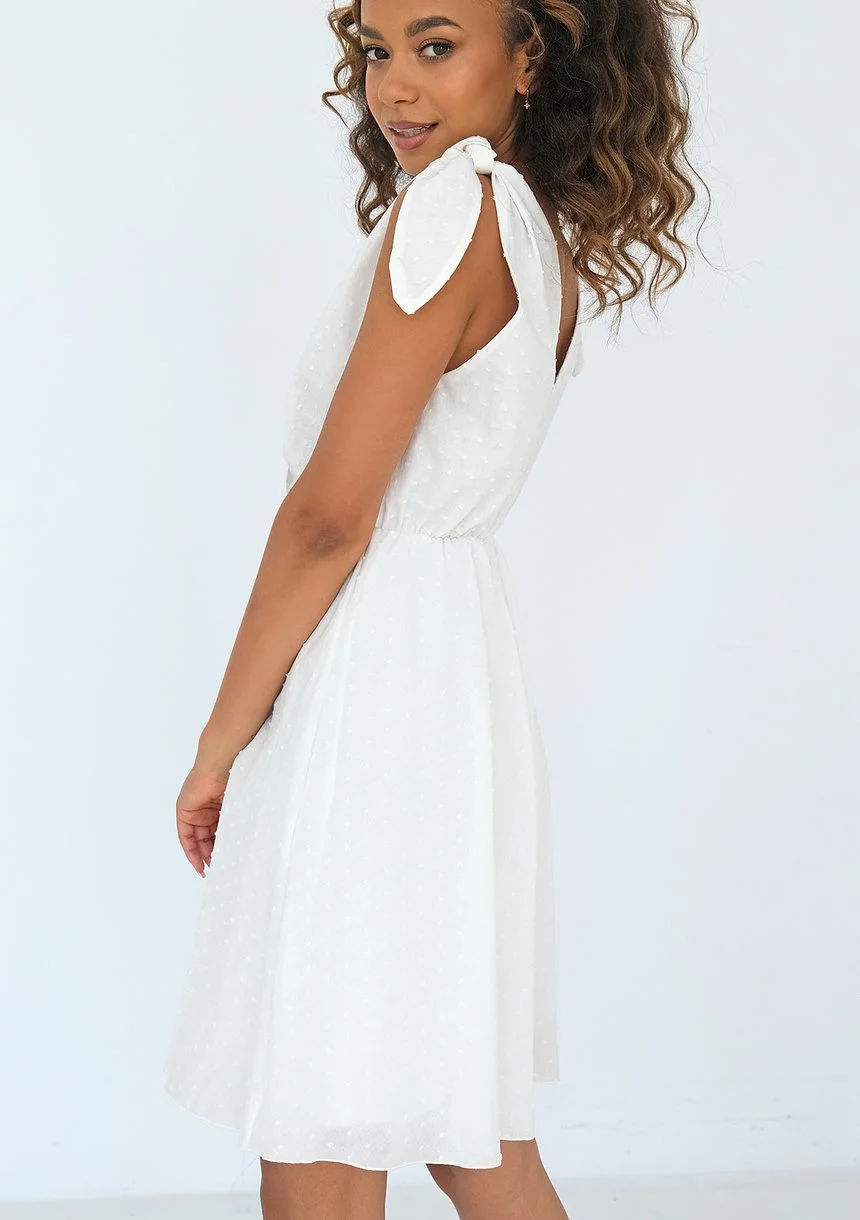 Ava - Sukienka mini w kropki Biała