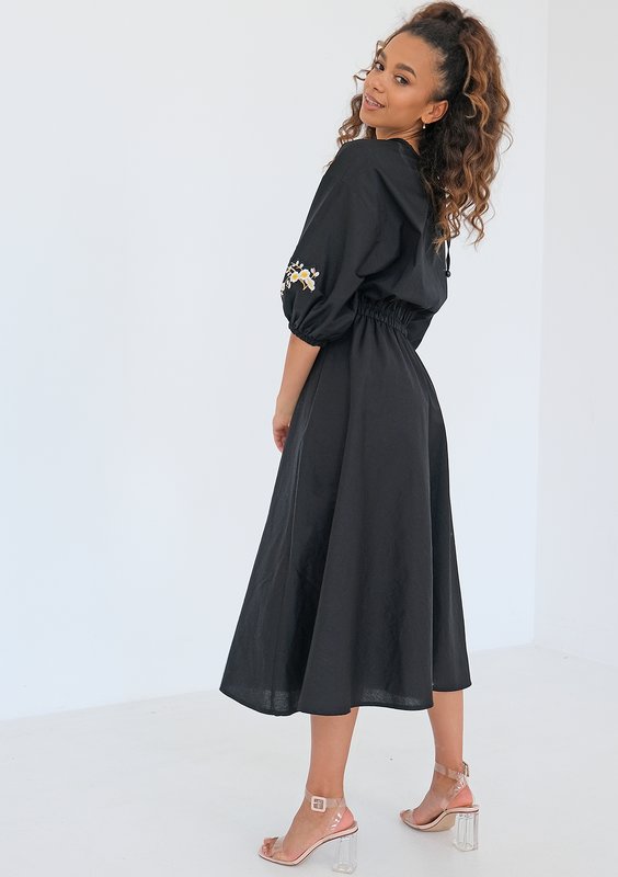 Mabel - Embroidered black midi dress
