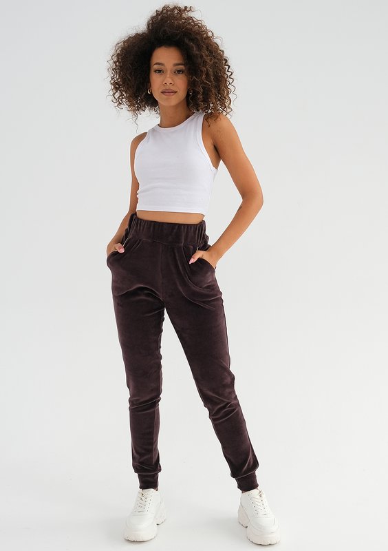 Queens - Brown velvet sweatpants
