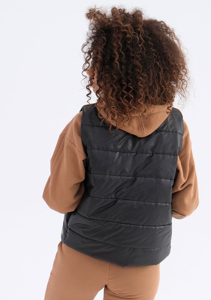 Vikkas - Black sleeveless jacket