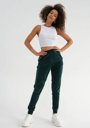 Queens - Green velvet sweatpants