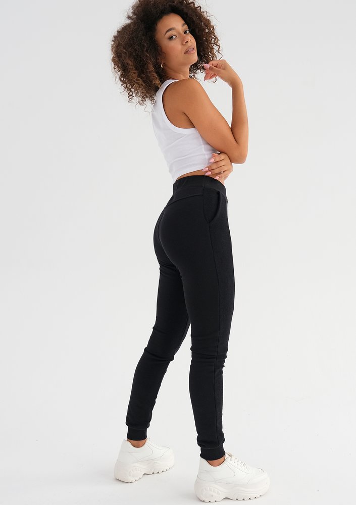 Muva - Black sweatpants