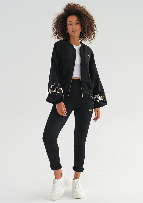 Kindy - Black embroidered sweatshirt