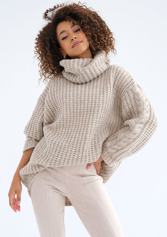 Ingrid - Loose beige turtleneck sweater