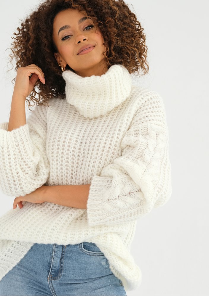 Ingrid - Luźny golf z warkoczem Ecru