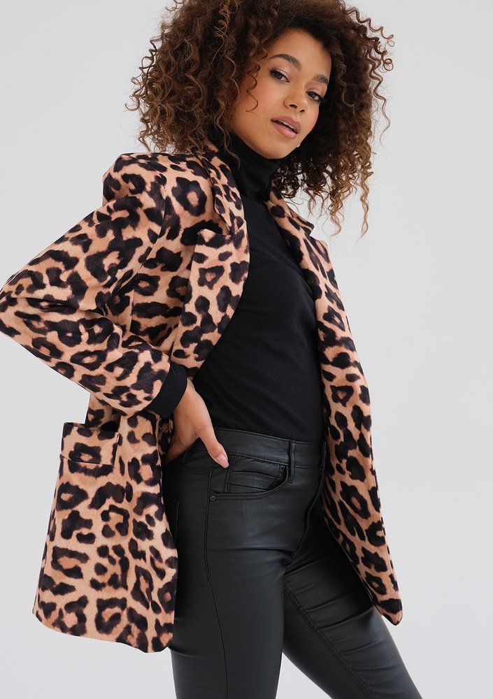 Zura - Beige leopard printed oversize blazer