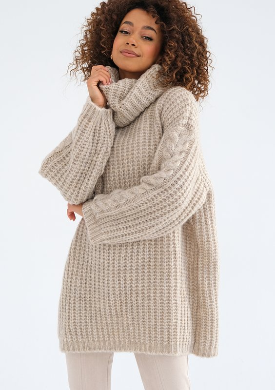 Ingrid - Loose beige turtleneck sweater