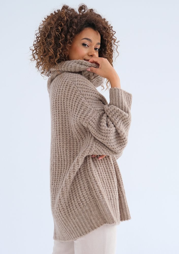 Stor - Sweter z golfem oversize Latte