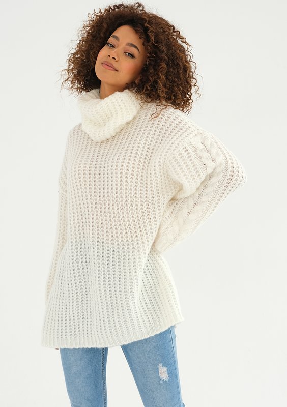 Ingrid - Loose ecru turtleneck sweater