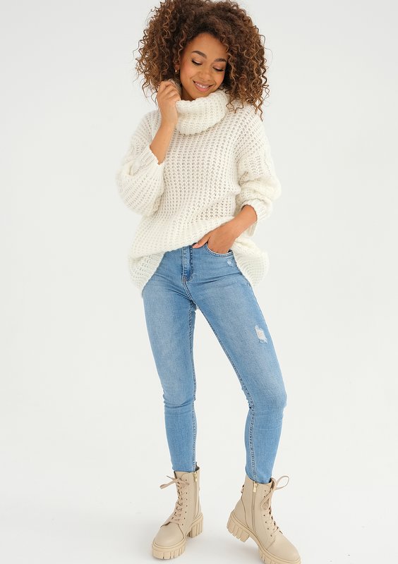 Ingrid - Loose ecru turtleneck sweater