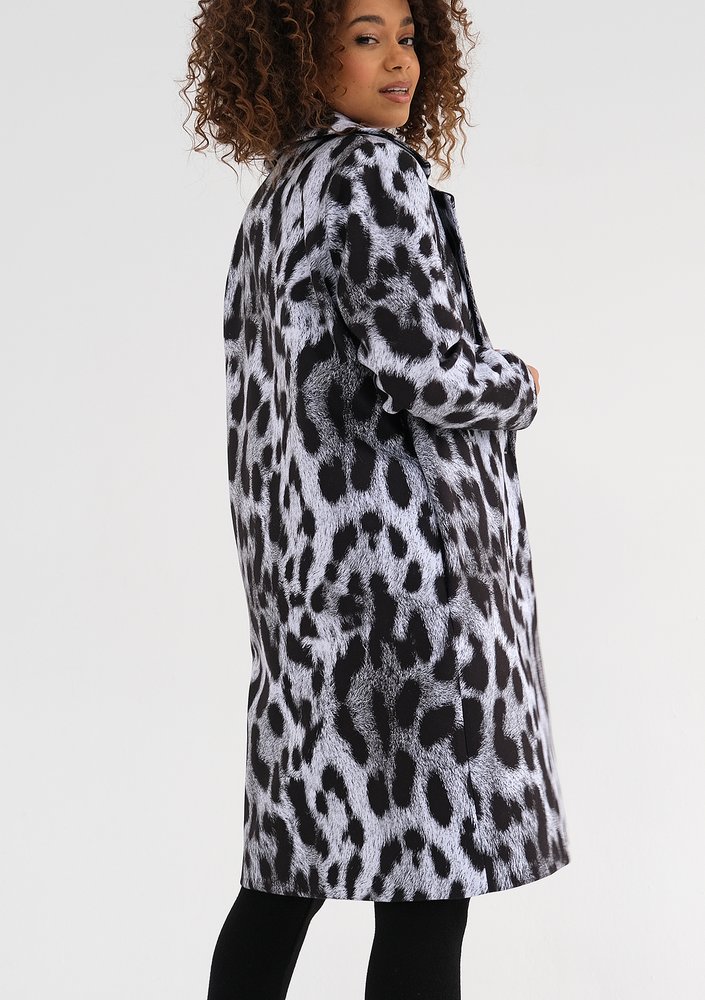 Moris - White leopard printed coat