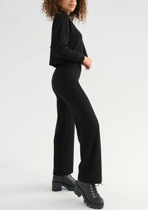 Erato - Short black knitted turtleneck blouse