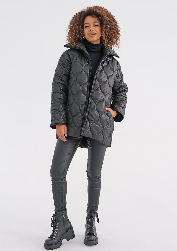 Rena - Long black quilted jacket