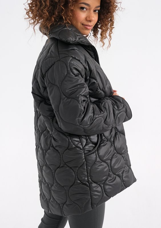 Rena - Long black quilted jacket