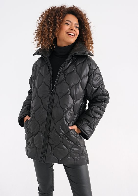 Rena - Long black quilted jacket