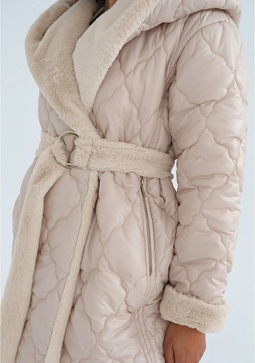 Numi - Beige quilted tied coat