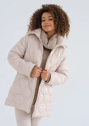 Rena - Long beige quilted jacket