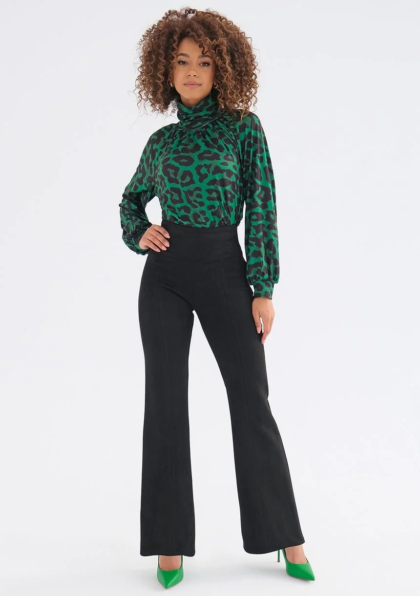 Ditta - Green leopard printed turtleneck blouse