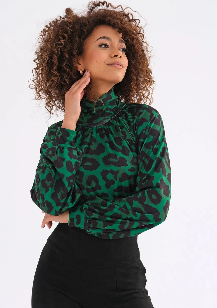Ditta - Green leopard printed turtleneck blouse