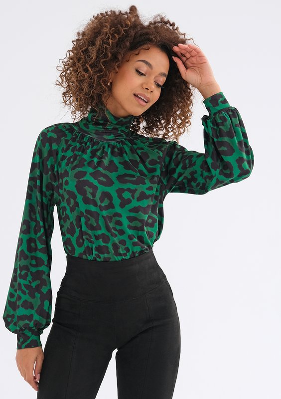 Ditta - Green leopard printed turtleneck blouse