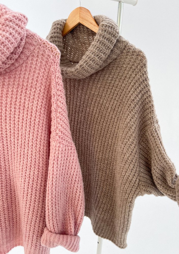 Stor - Sweter z golfem oversize Pudrowy