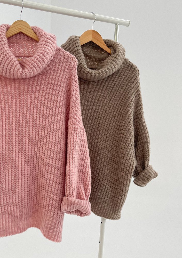 Stor - Latte beige oversize turtleneck sweater