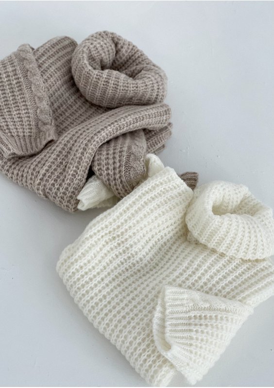 Ingrid - Loose ecru turtleneck sweater