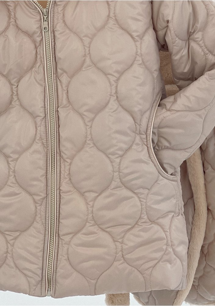 Rena - Long beige quilted jacket