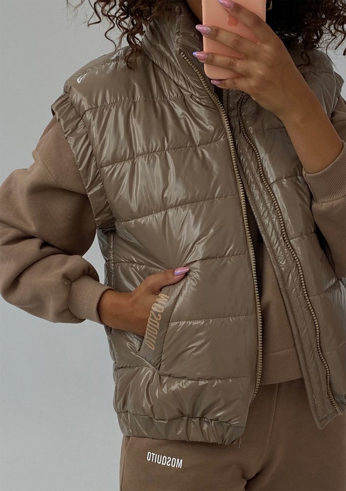 Abi - Quilted coffee brown sleeveless jacket