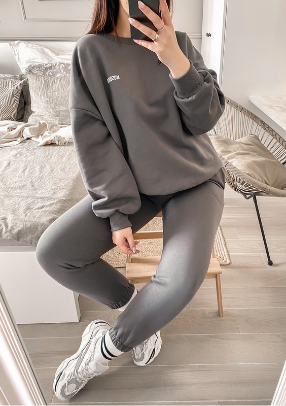 Dark Stone Simple Sweatshirt