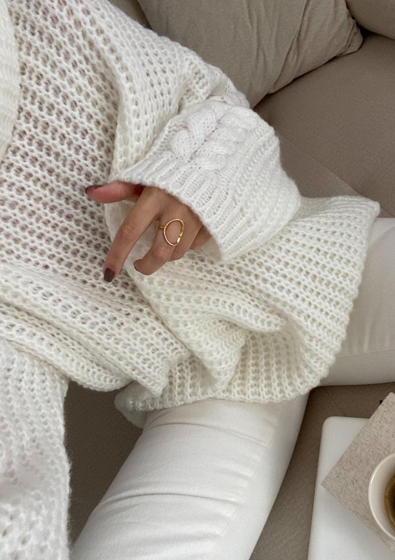 Ingrid - Loose ecru turtleneck sweater