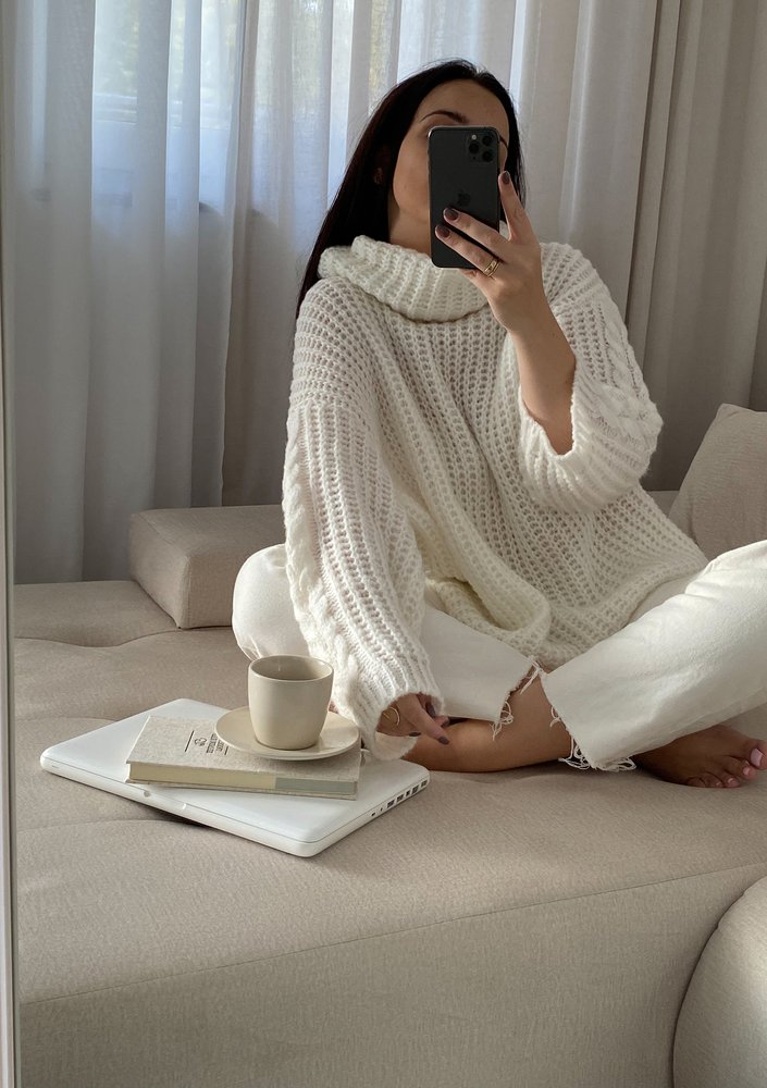 Ingrid - Luźny golf z warkoczem Ecru