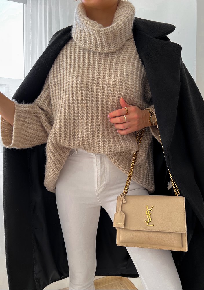 Stor - Sweter z golfem oversize Latte