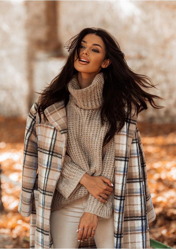 Ingrid - Loose beige turtleneck sweater