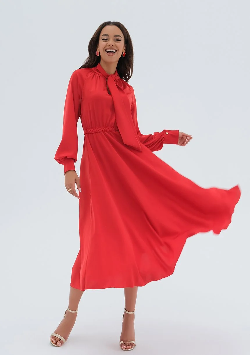 Laura - Satynowa sukienka z wiązaniem Czerwona