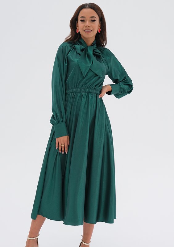 Laura - Satin green midi dress
