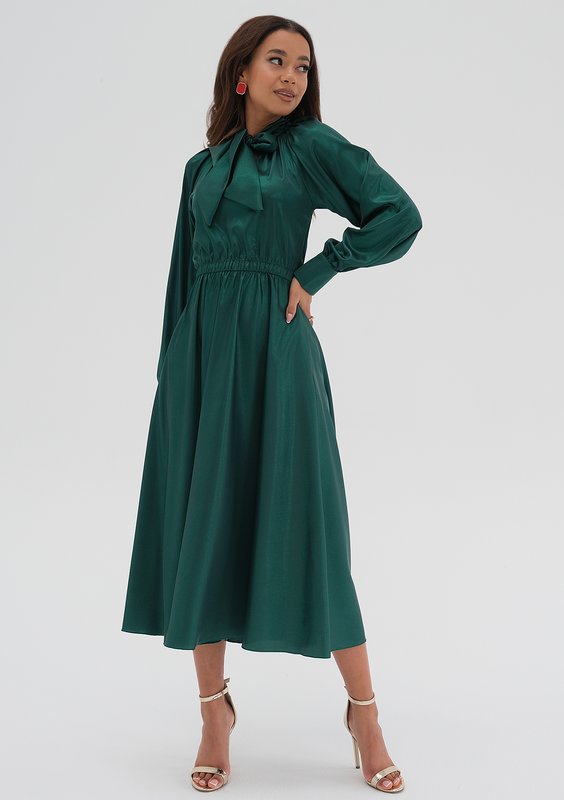 Laura - Satin green midi dress