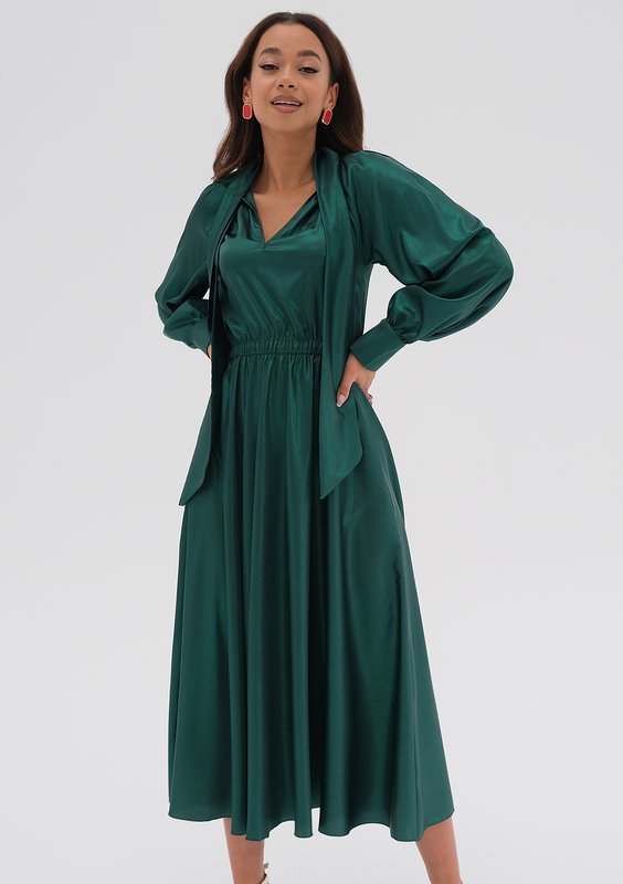 Laura - Satin green midi dress