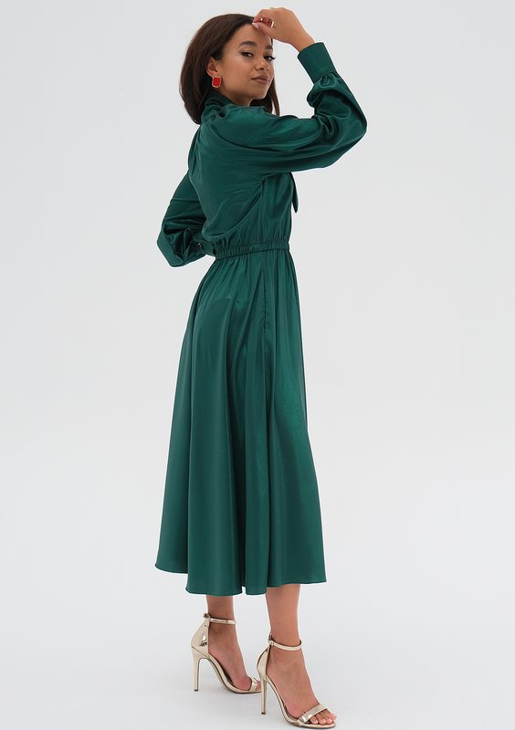 Laura - Satin green midi dress