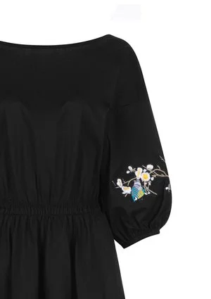 Mabel - Embroidered black midi dress