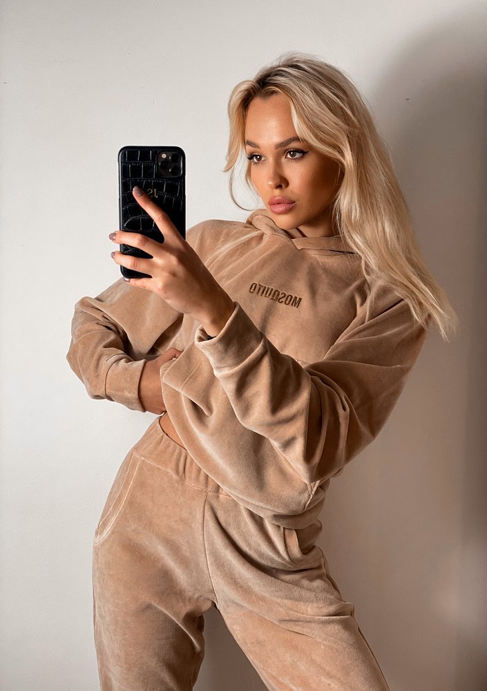 Welurowa bluza z kapturem beżowa ILM