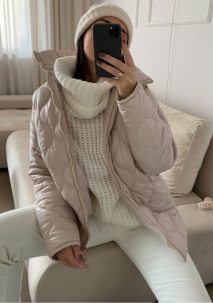 Rena - Long beige quilted jacket