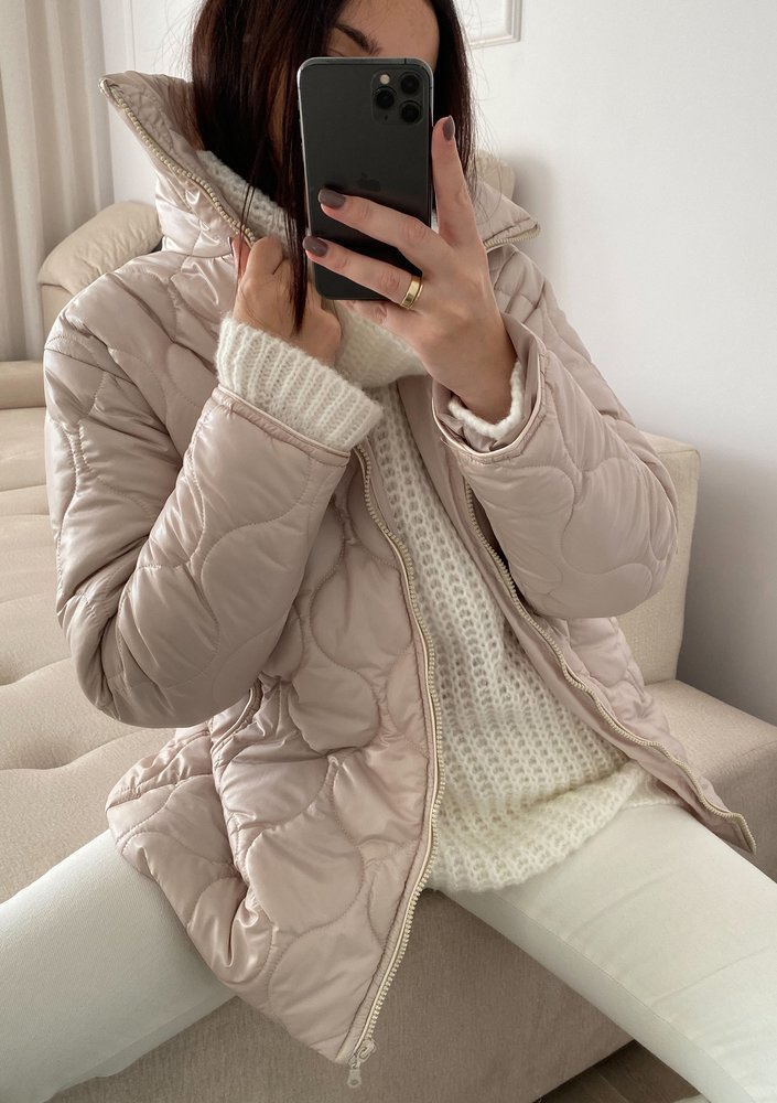 Rena - Long beige quilted jacket