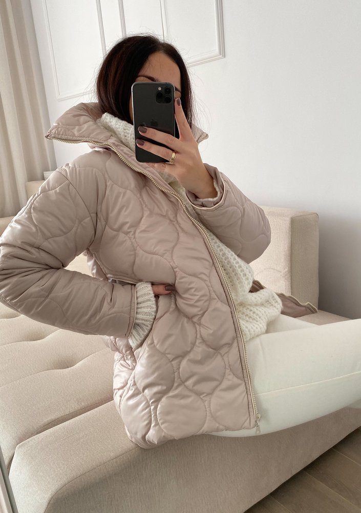 Rena - Long beige quilted jacket