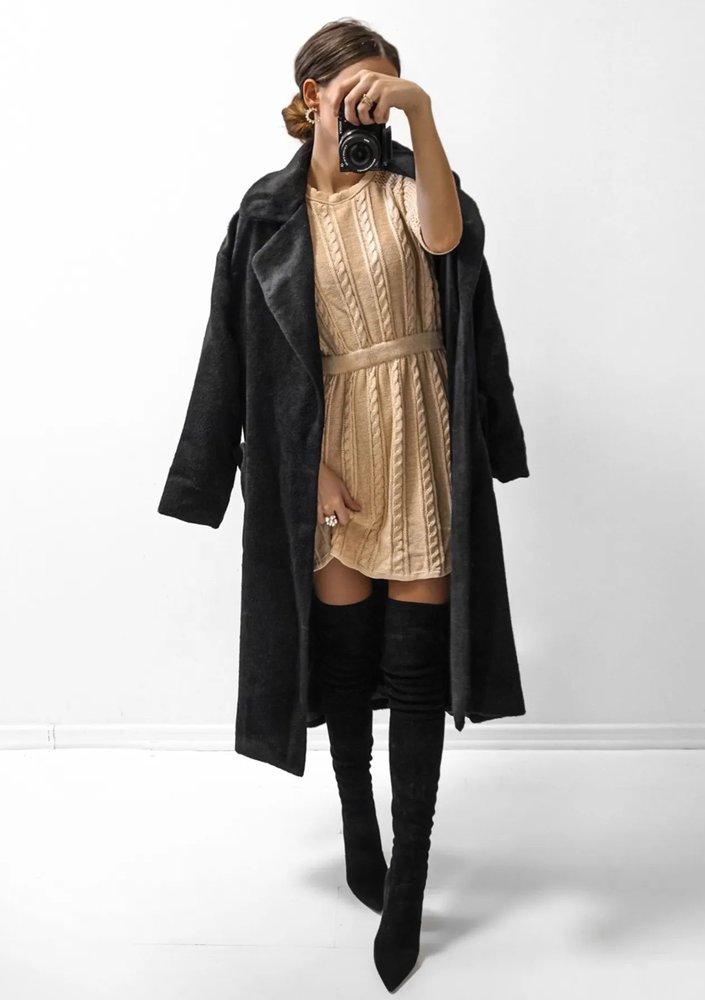 Dafne - Beige knitted mini dress