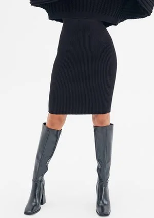 Maisy - black viscose sweater