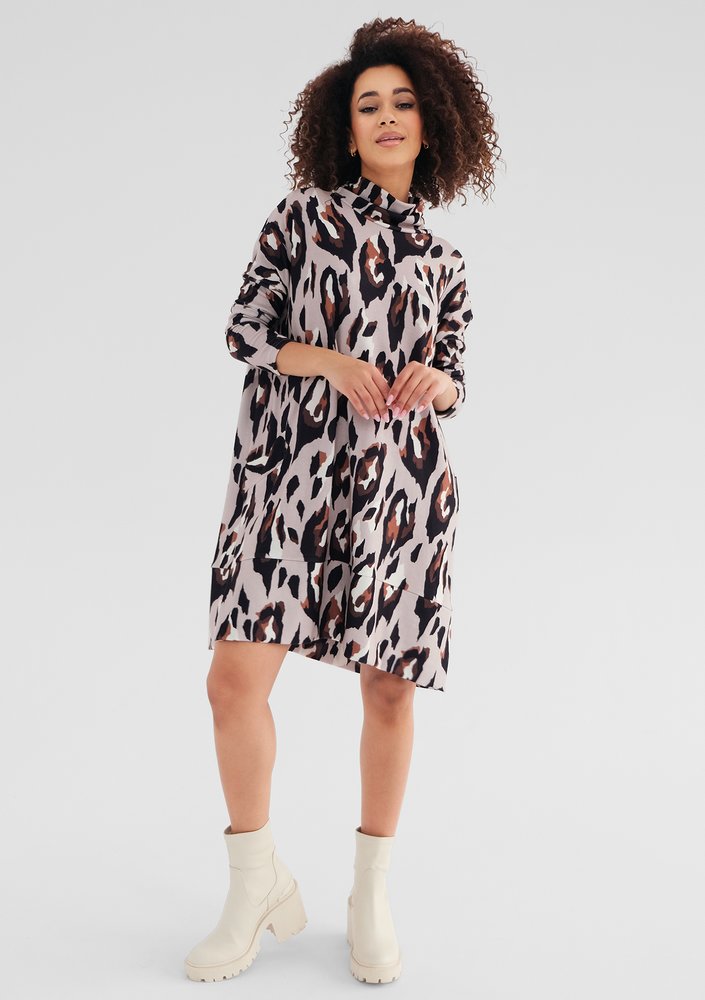 Netta - Loose nude beige spotted dress